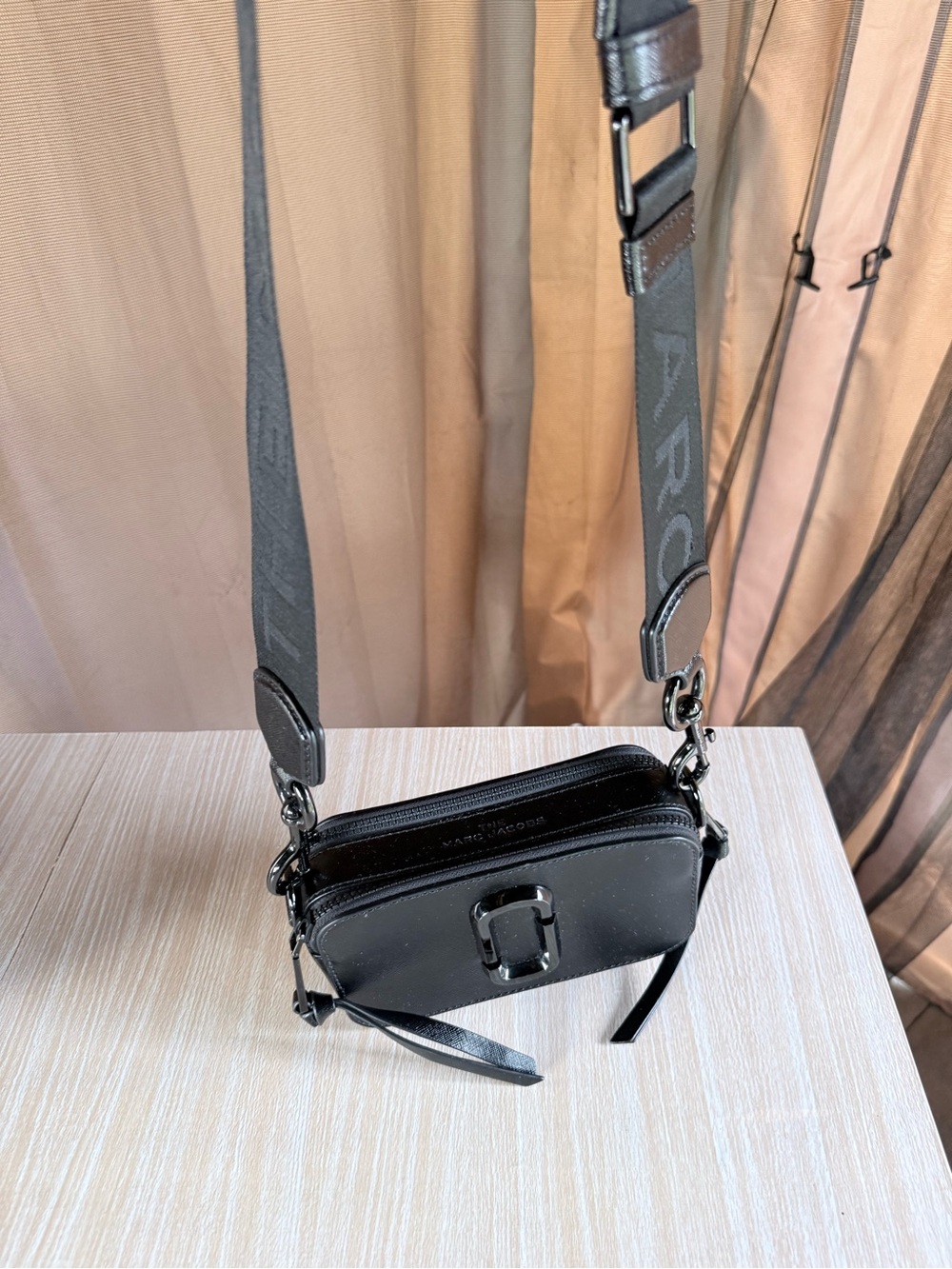 Marc Jacobs Black Leather Snapshot Crossbody with Logo Strap
